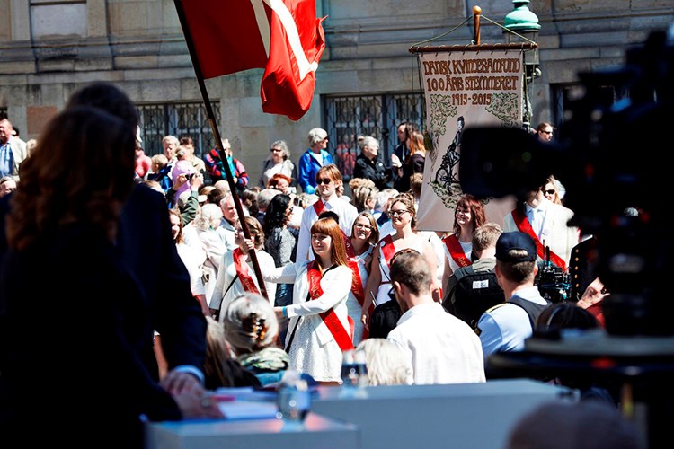 Dansk Kvindesamfund fejrer 100 års stemmeret