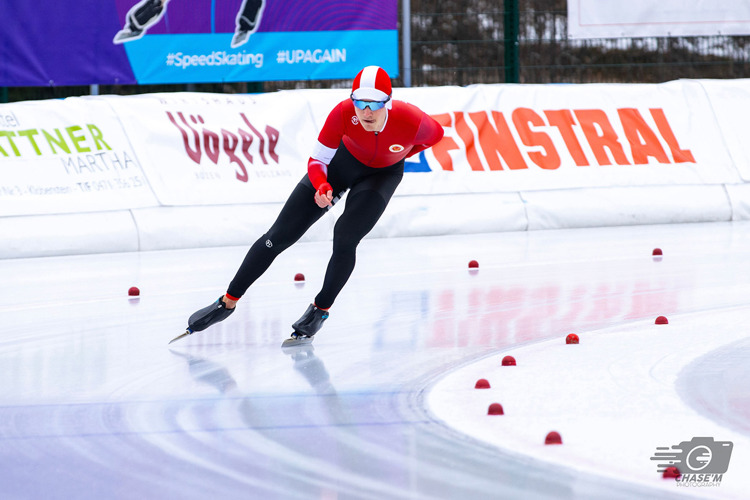 Magnus Normann Jeppesen på isskøjter